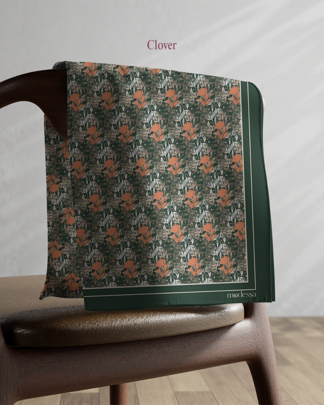 (Clover) Charm Flora