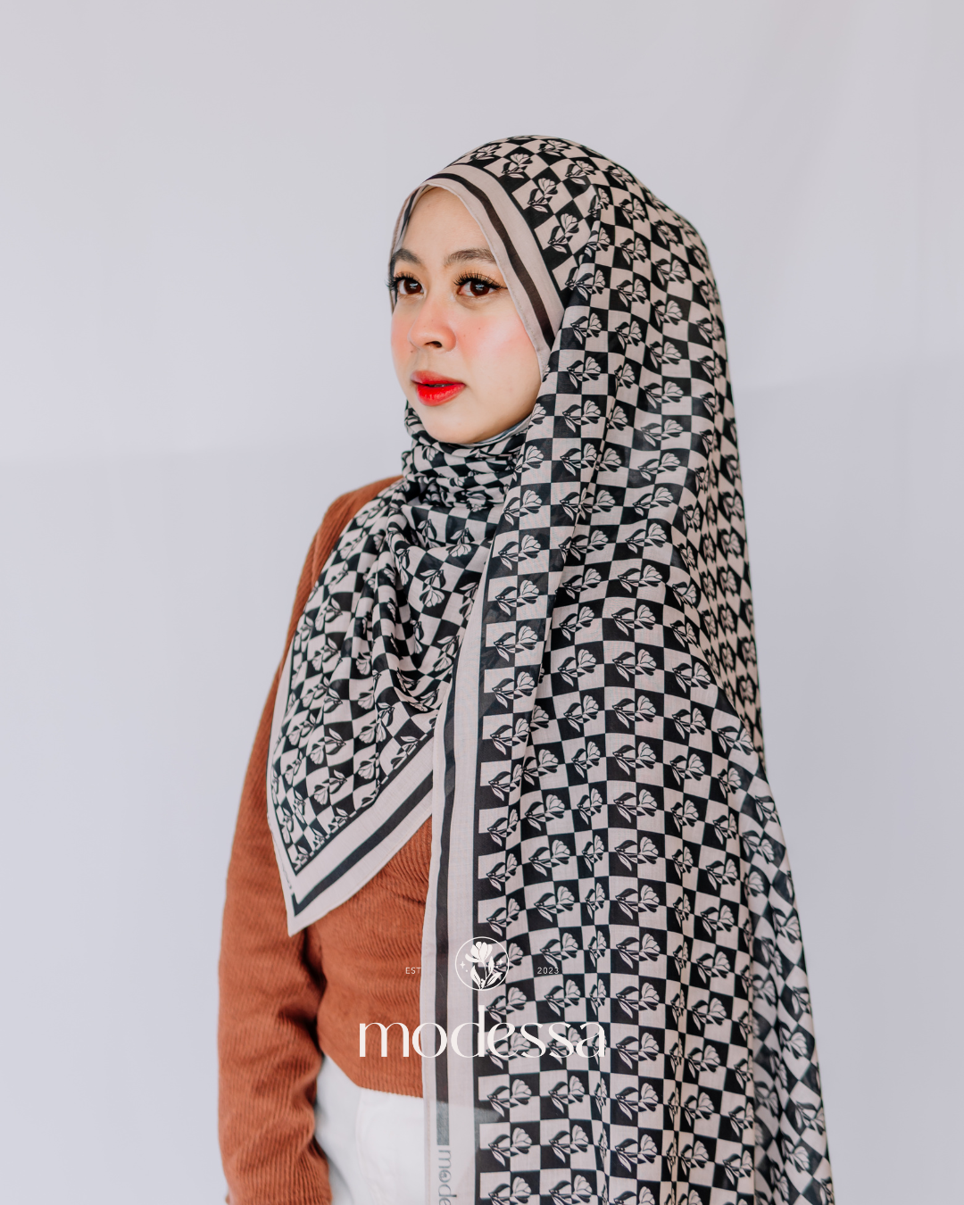 Twilly Scarf Tiramisu (Queen)